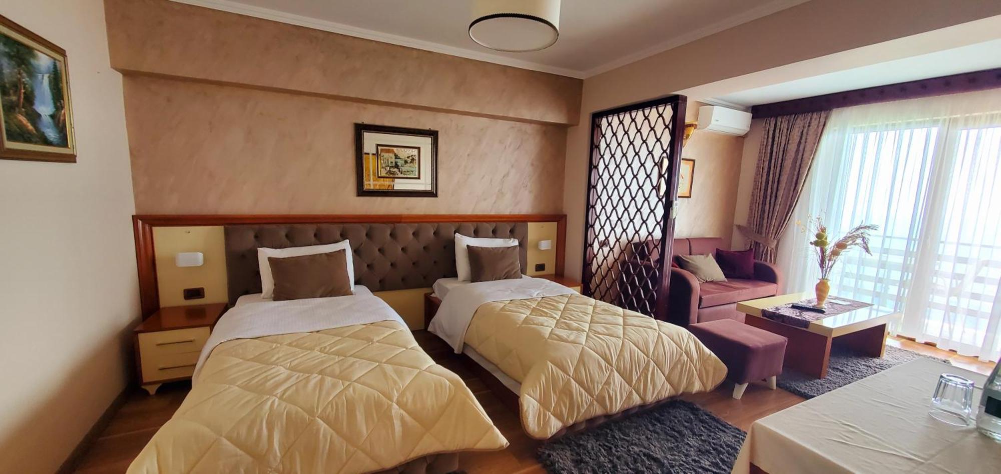 Hotel Panorama Dajti 外观 照片